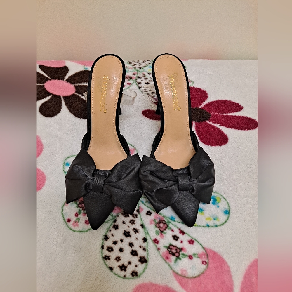Shoe dazzle black mules